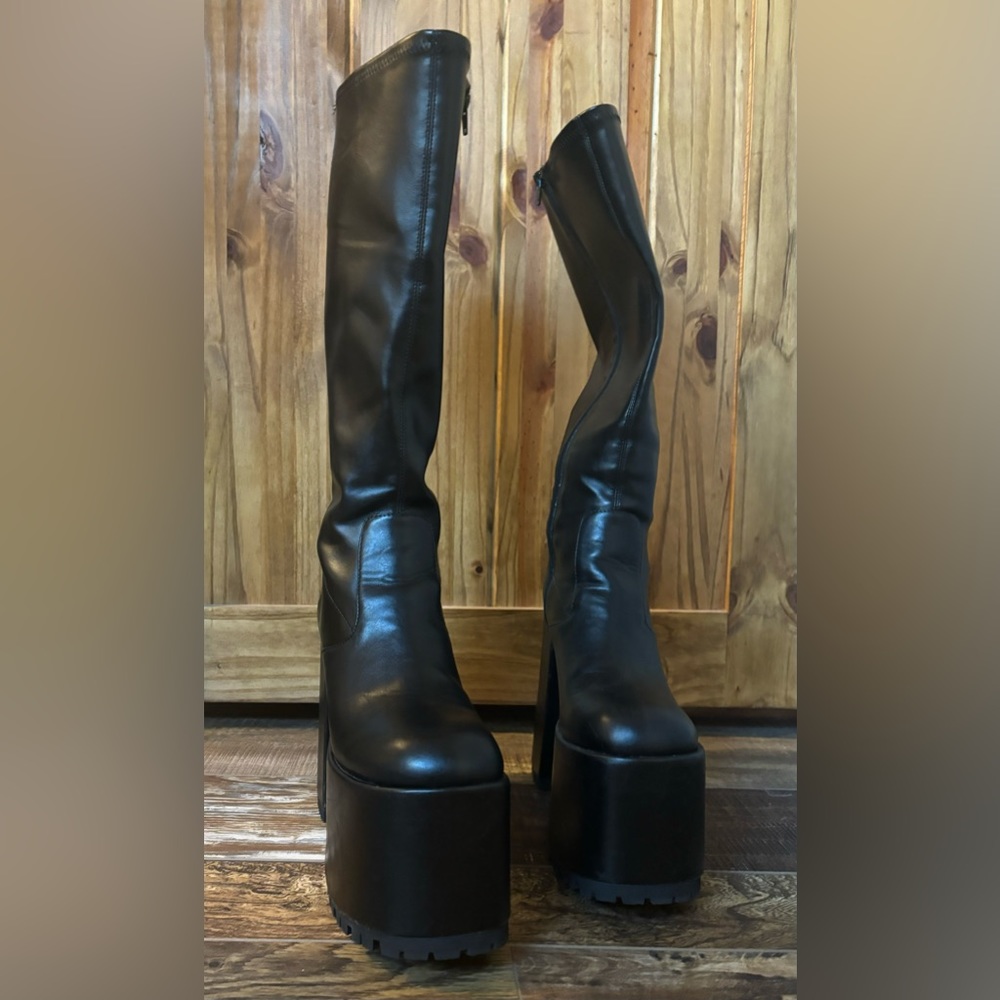 Dollskill Size 10 Platform Black Boots Kneehigh